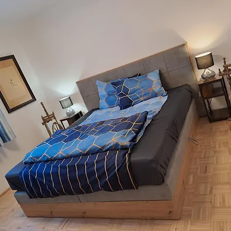 Jakob-adults Only ノイシュティフト・イム・シュトゥーバイタール